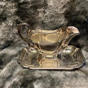 Vintage silver plated  Primrose gravy boat with matching tray